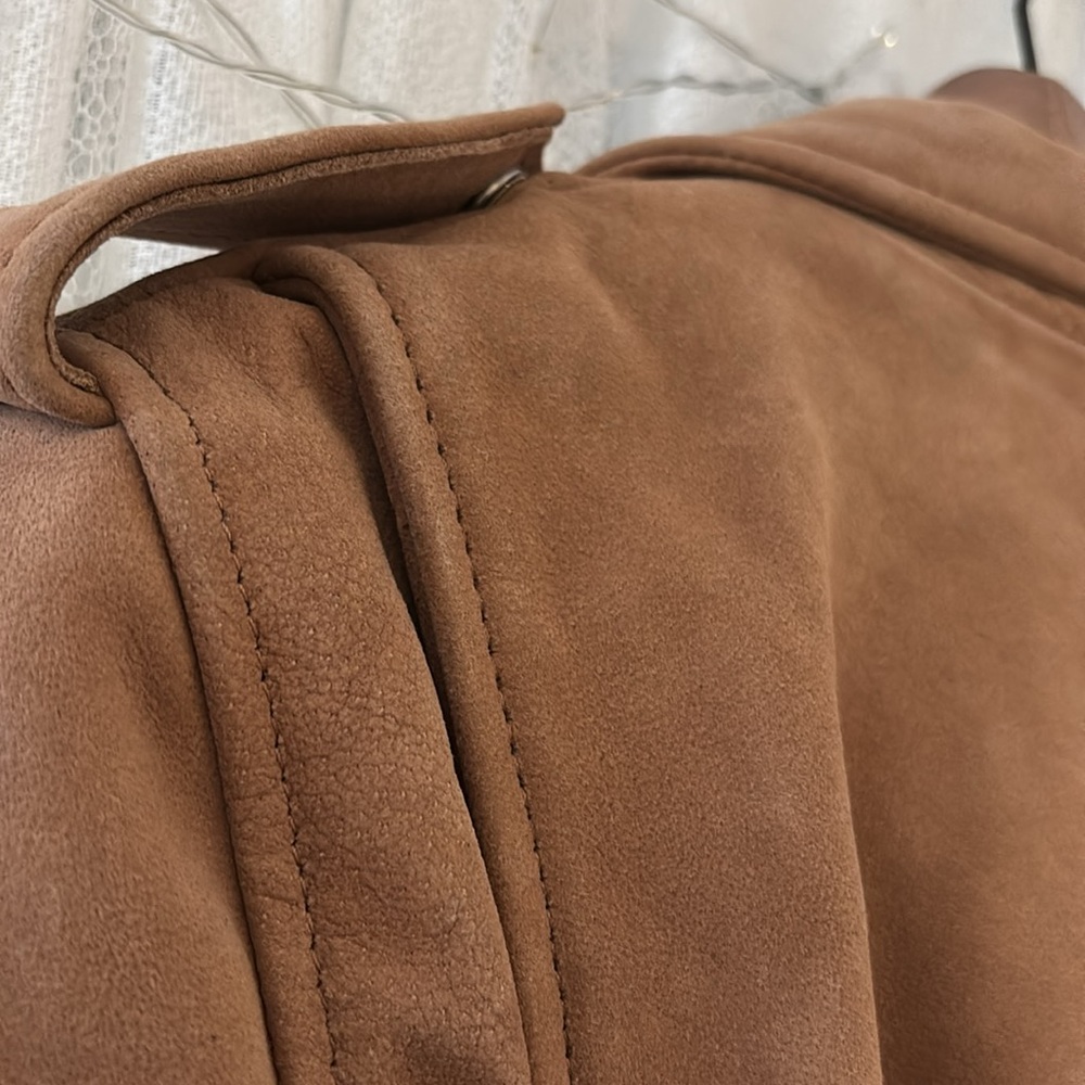 Understated leather jacket - Picture 8 of 11